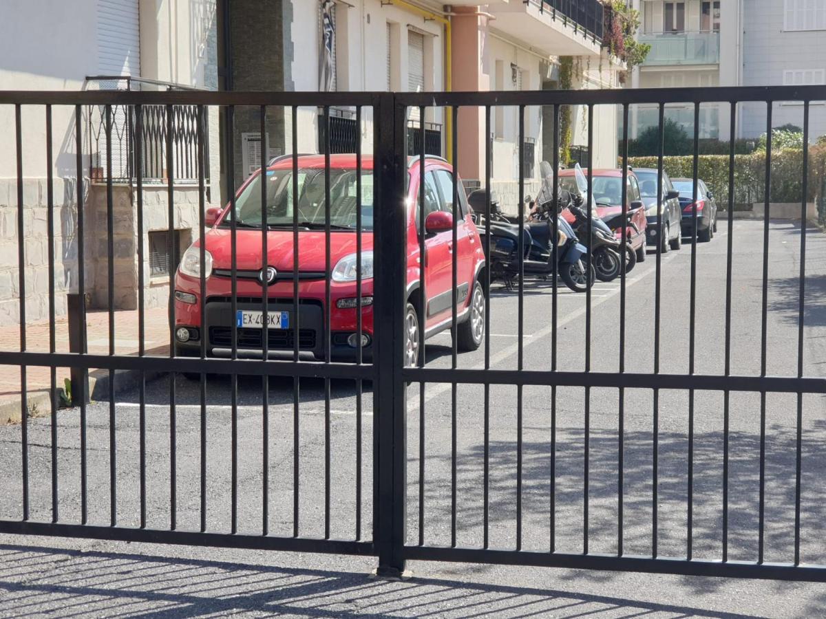 Appartement Albenga Sul Mare Famiglie Ed Amici Fino 10 Posti Extérieur photo