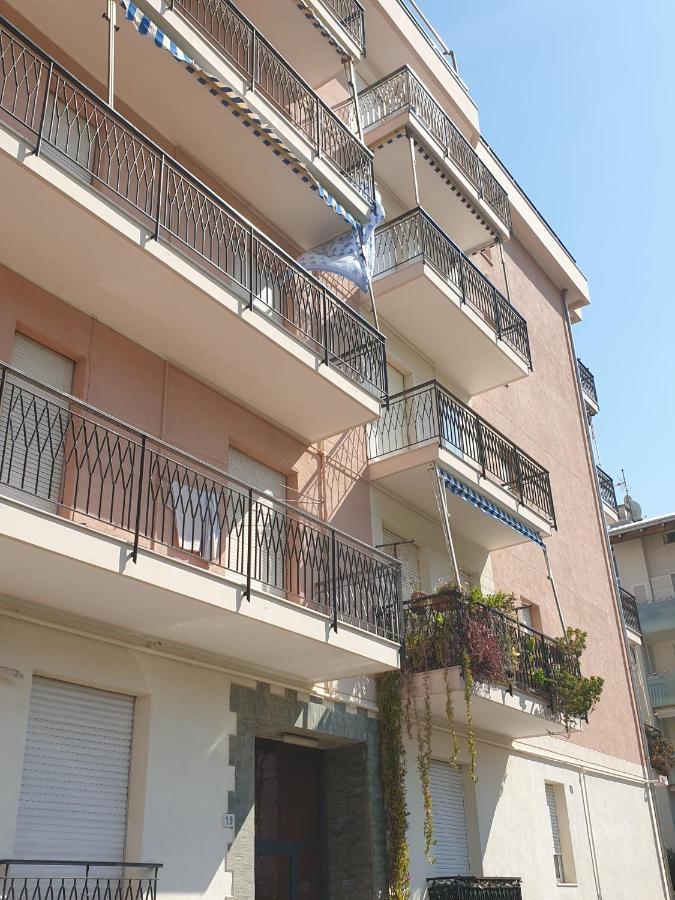 Appartement Albenga Sul Mare Famiglie Ed Amici Fino 10 Posti Extérieur photo